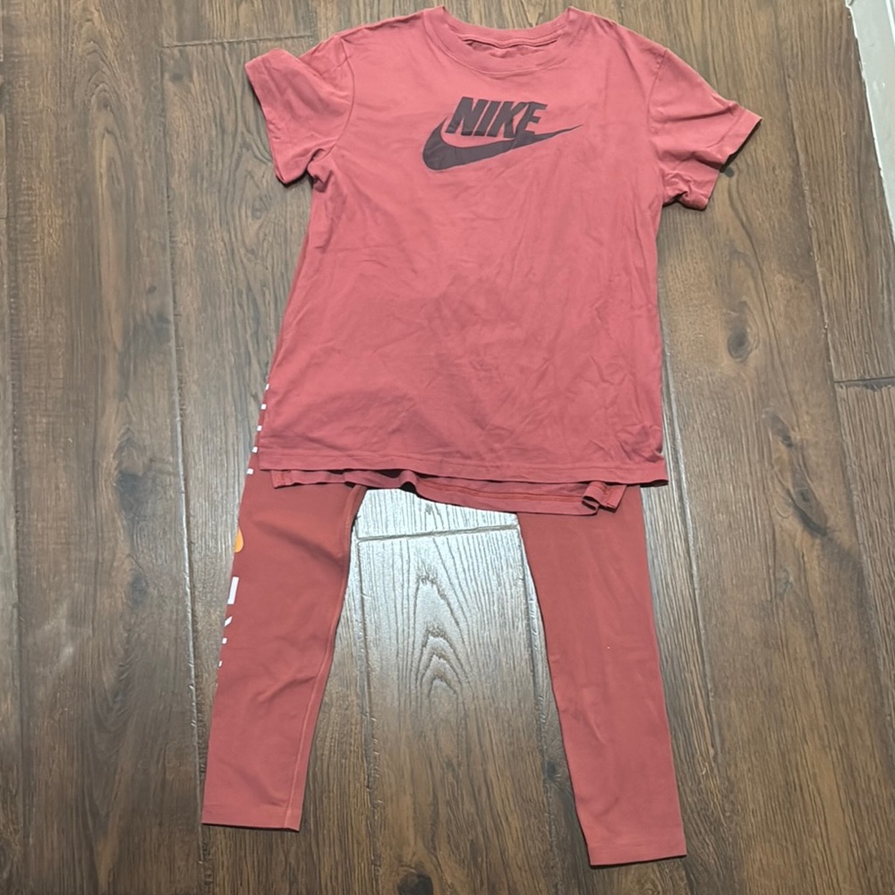 Nike Coral T-Shirt and Leggings Set